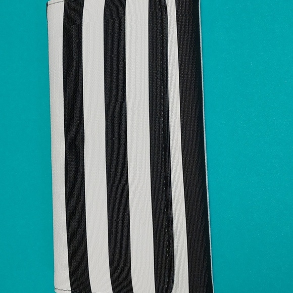 Kut from the Kloth slim wallet - Picture 2 of 5